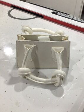 Women’s White Knot-Handle Mini Tote Bag